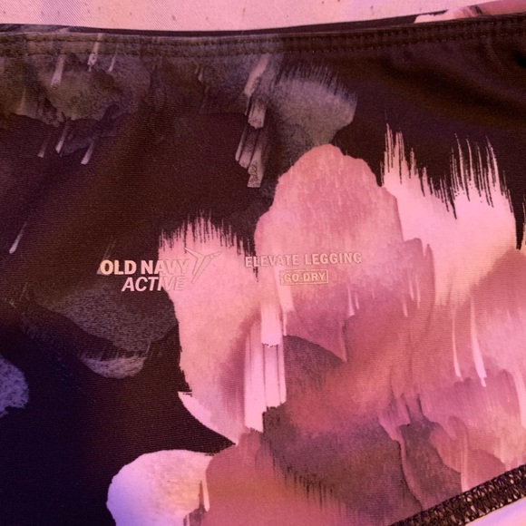 Old Navy Active Leggings - Picture 3 of 4